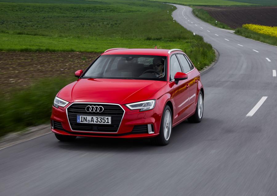  Audi A3 Sportback 2.0 TFSI (8V) 2016 года  (WW) (фото 2 из 19)